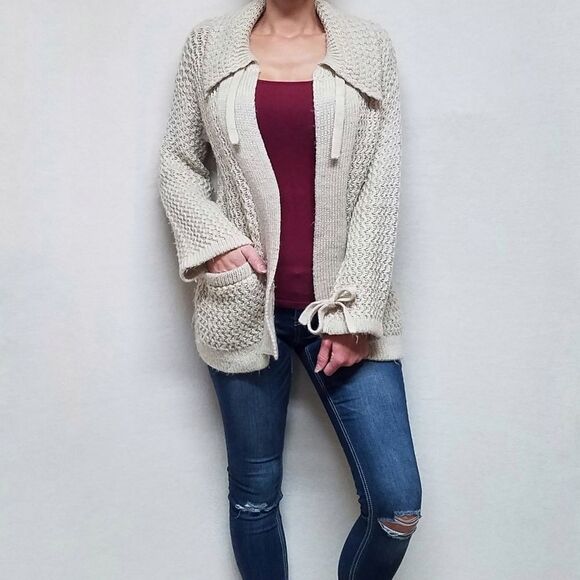 𝅺RARE Vintage 70s Jantzen Tan Chunky Knit Wide Collar Bow Bell Sleeve Cardigan - Picture 2 of 16